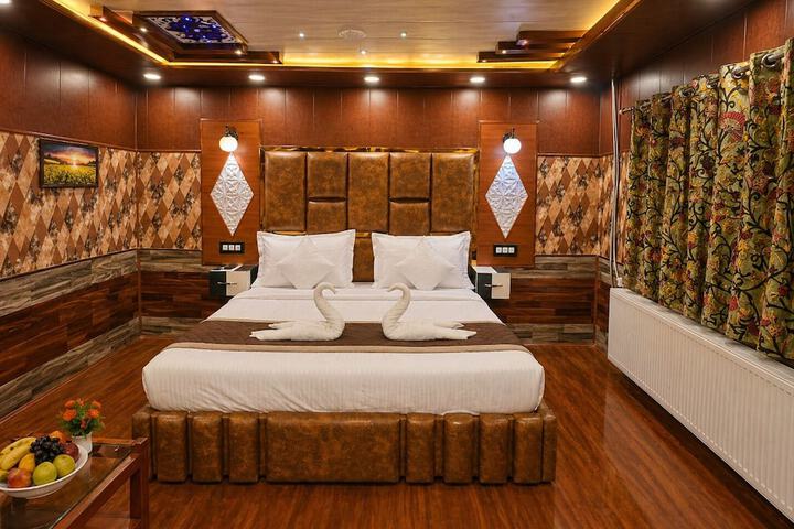 Room 43 of 80