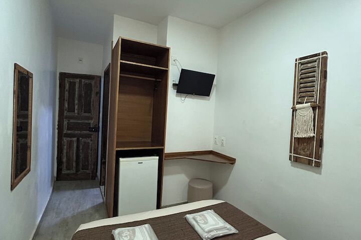 Room 5 of 25