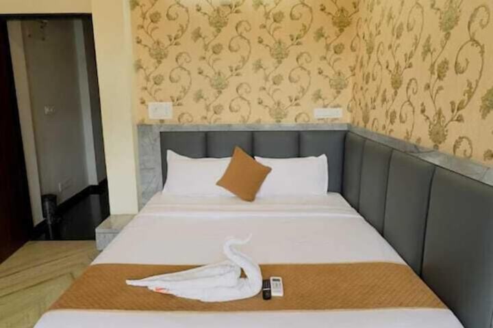 Room 3 of 17