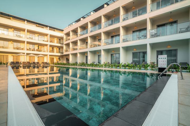 Hotel 169 of 185