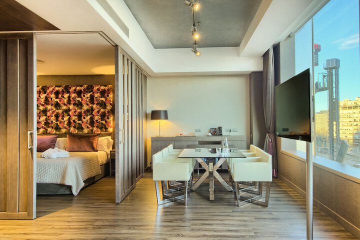 Room 3 of 104