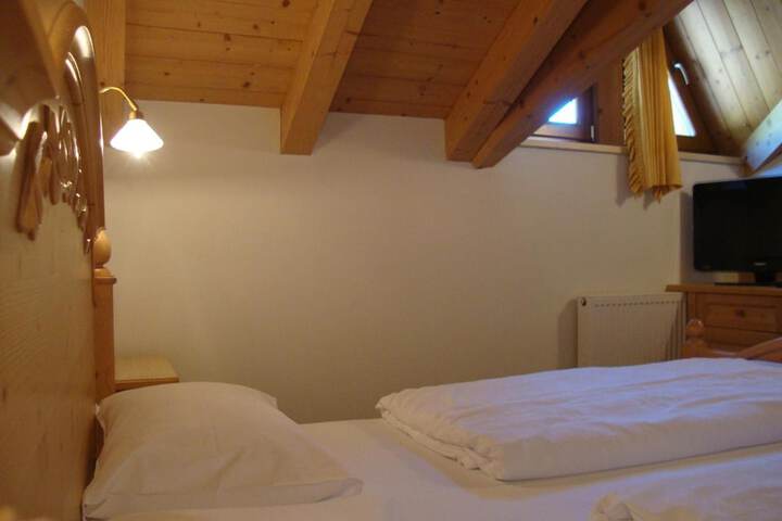 Room 9 of 39