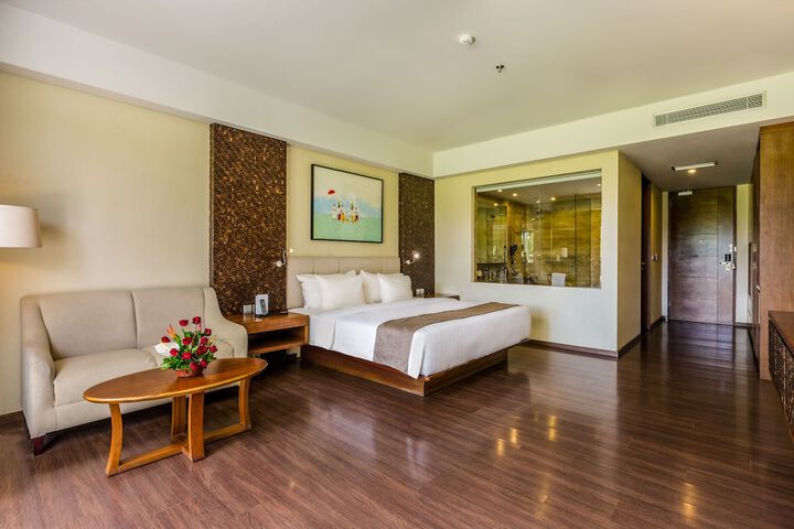 Room 8 of 53