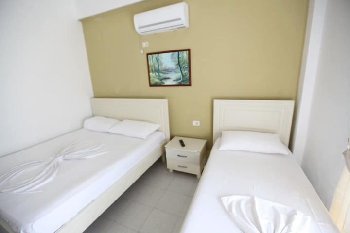 Room 25 of 25
