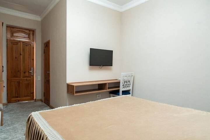 Room 21 of 132
