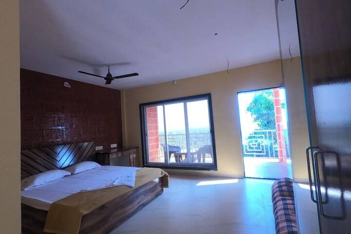 Room 3 of 31