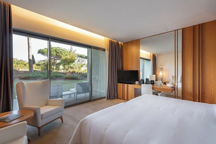 Room 57 of 220