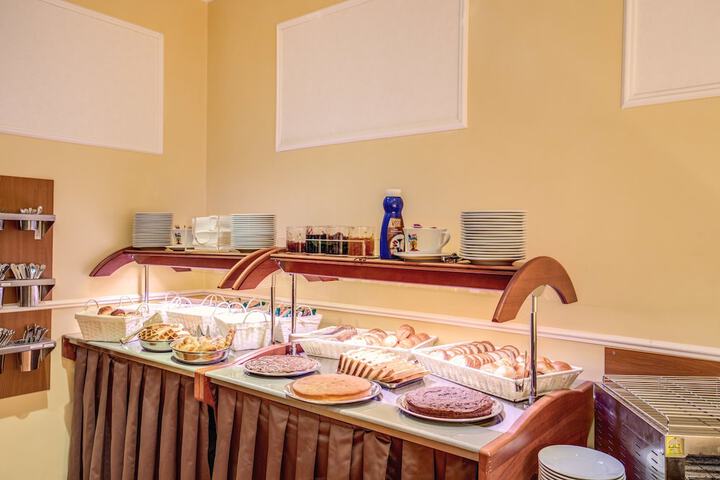Breakfast/Coffee Service 54 of 76