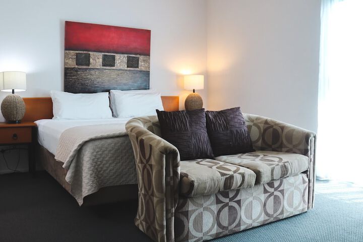 Room 10 of 37