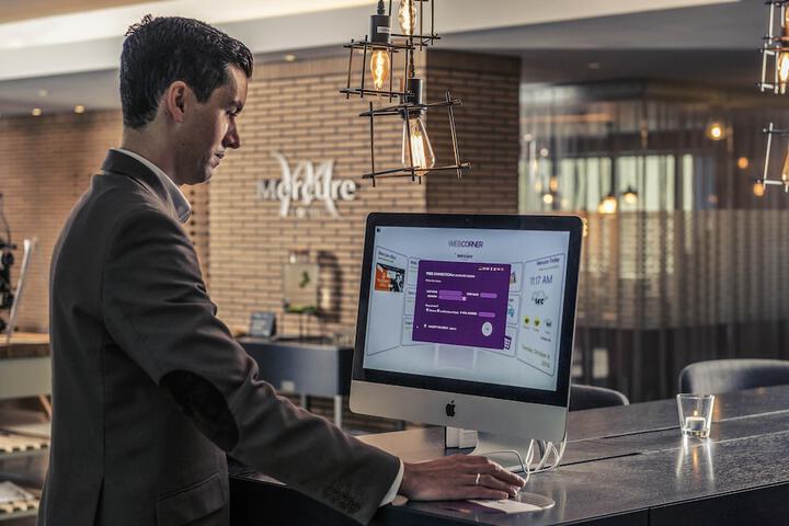 Business Center 76 of 88