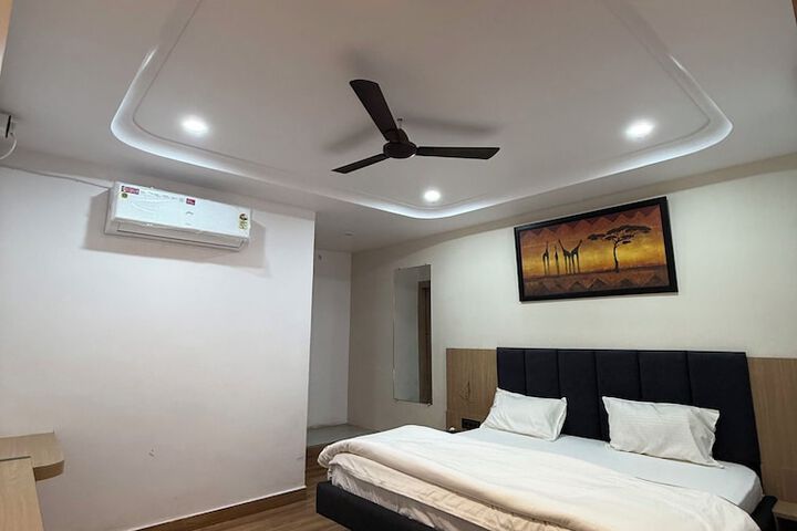 Room 6 of 26