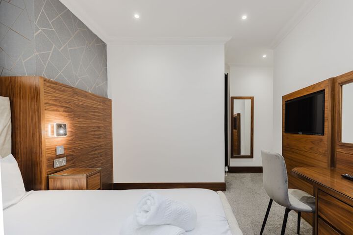 Room 26 of 125