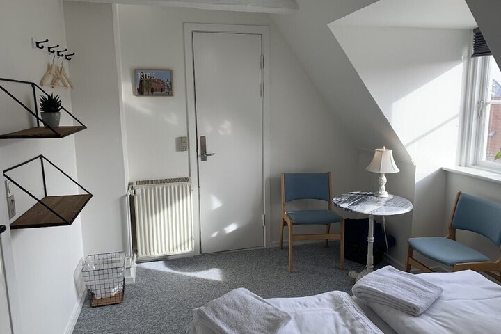 Room 8 of 47