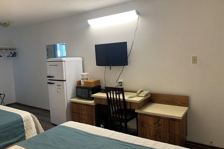 Room 42 of 99