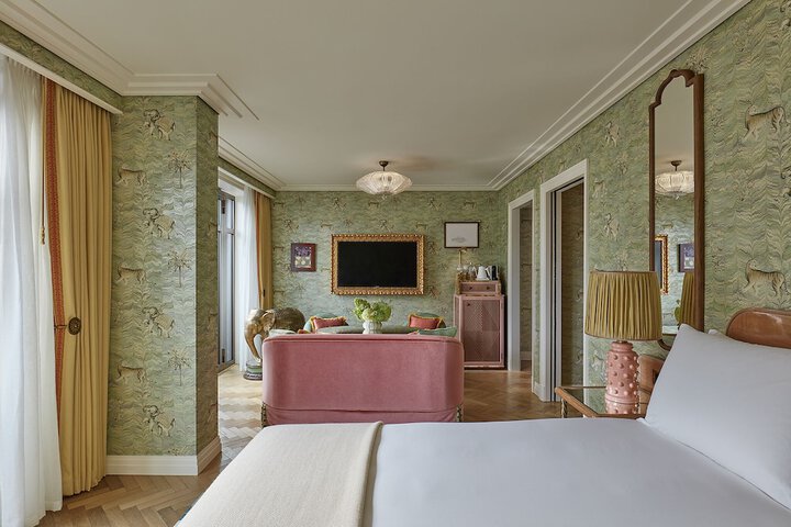 Room 23 of 62