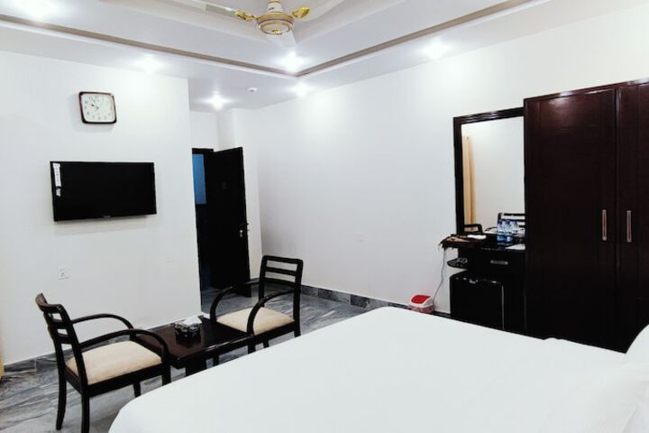 Room 14 of 22