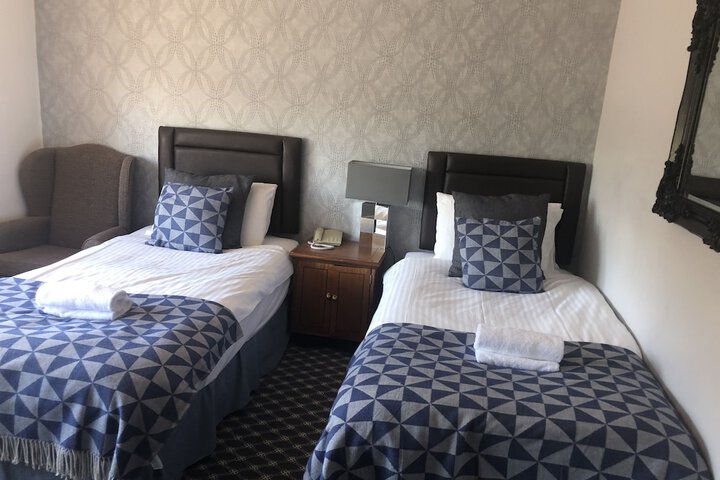 Room 4 of 30