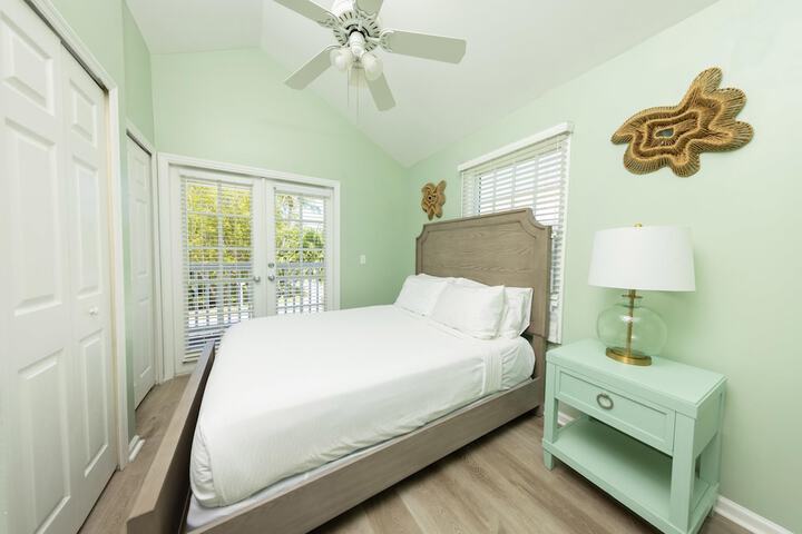 Room 74 of 243