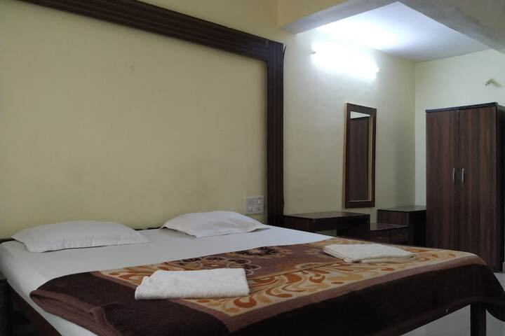 Room 32 of 72