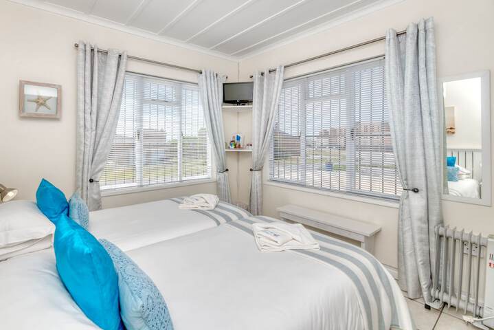 Room 2 of 105