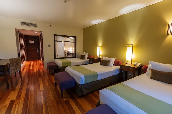 Room 14 of 182