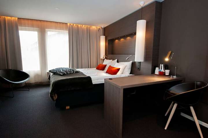 Room 6 of 37