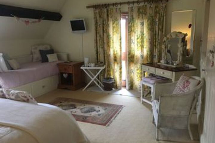 Room 52 of 83