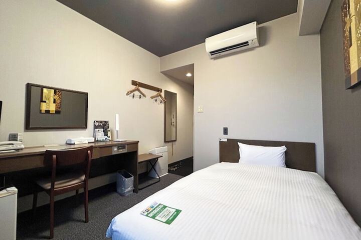 Room 4 of 21