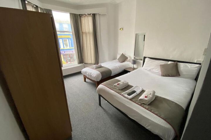 Room 2 of 35