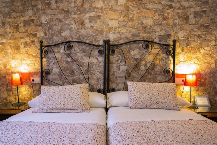 Room 2 of 26