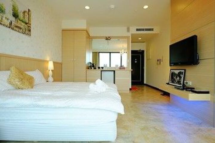 Room 11 of 39
