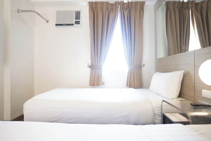 Room 13 of 24