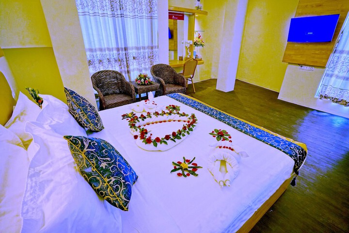Room 4 of 20