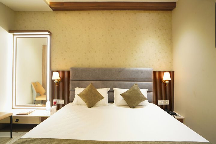 Room 34 of 83