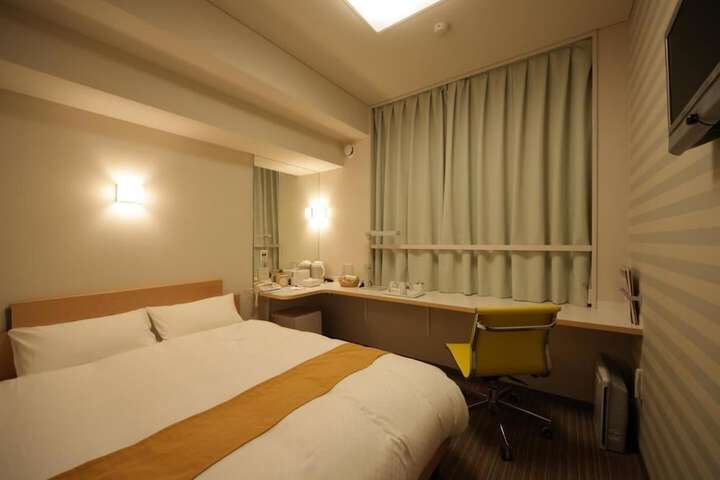 Room 6 of 32