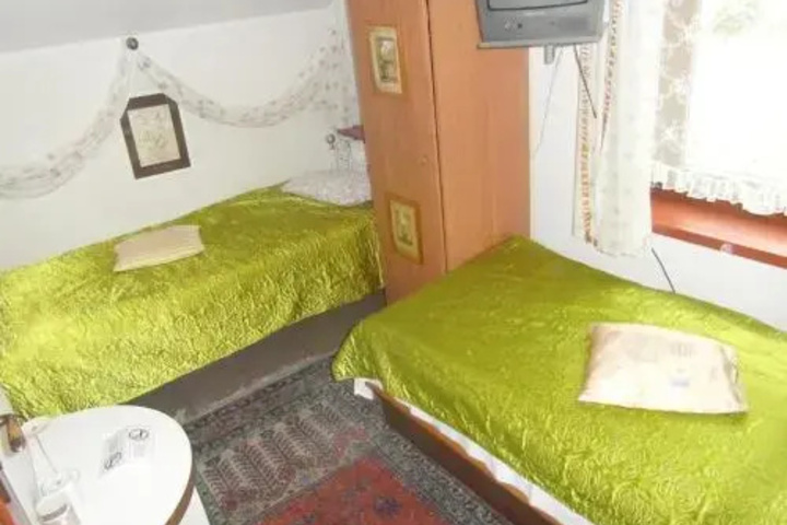 Room 3 of 15