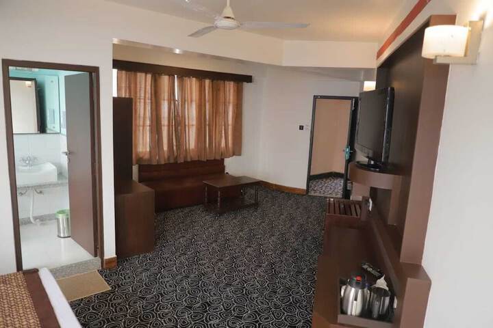 Room 12 of 35