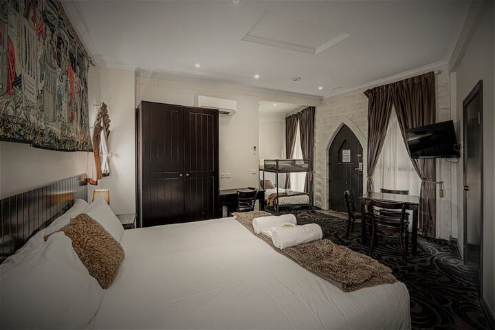 Room 12 of 78