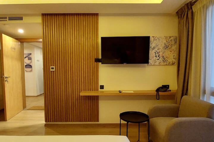 Room 16 of 84