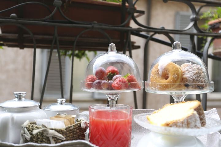 Breakfast/Coffee Service 98 of 162