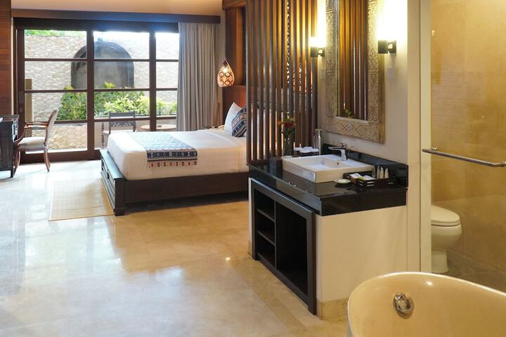 Room 13 of 120