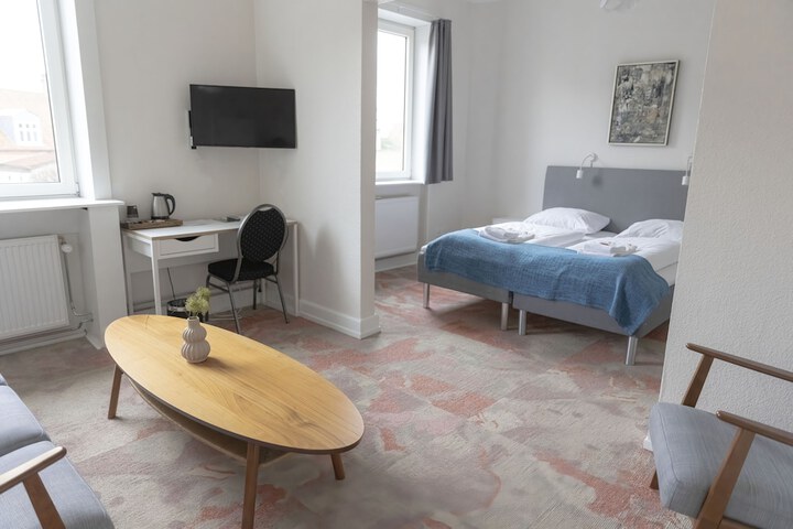 Room 17 of 36