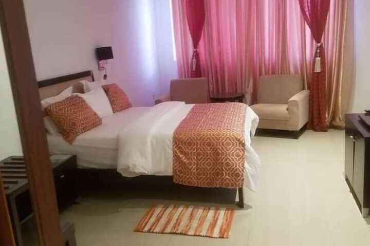 Room 32 of 50