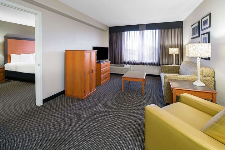 Room 18 of 30