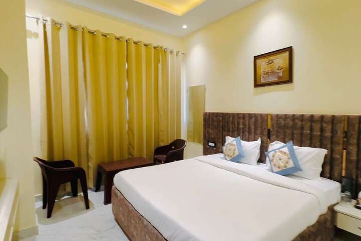 Room 8 of 35
