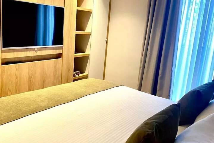 Room 7 of 26