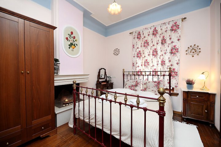 Room 30 of 97