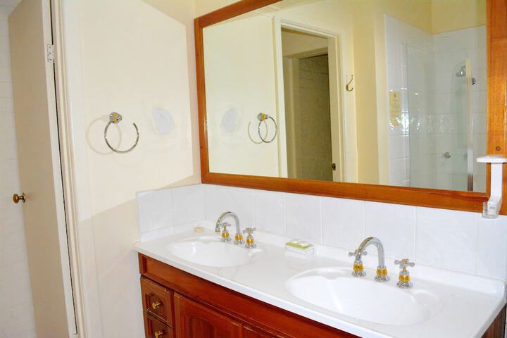 Room 206 of 768