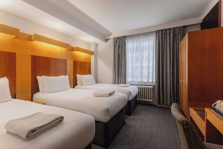 Room 50 of 119