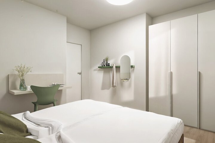 Room 6 of 34